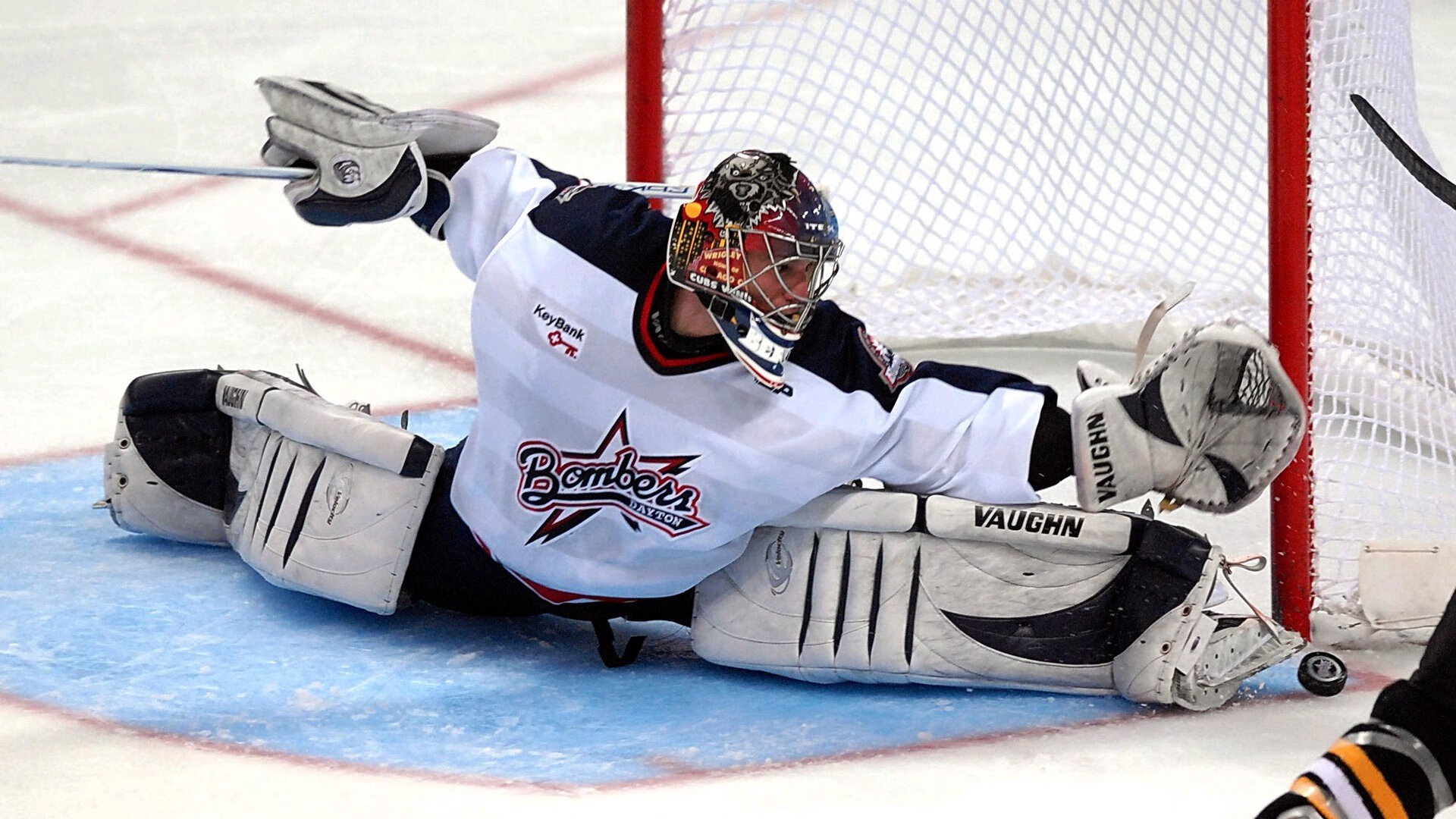 锡安高能狂飙化身擎天柱!公牛正面击溃广厦,野蛮美学统治赛场