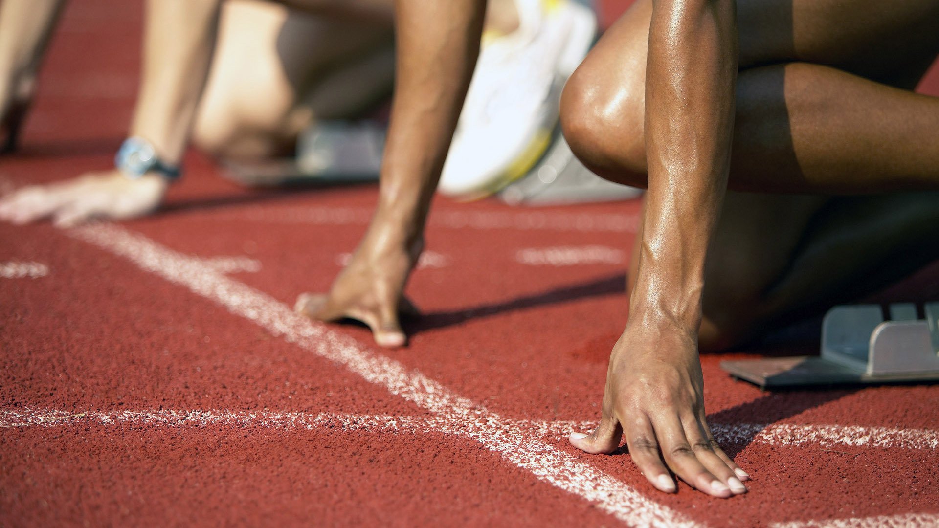 开云体育-范弗利特于F1揭幕战之夜逆境爆发，压力之下终显冠军成色